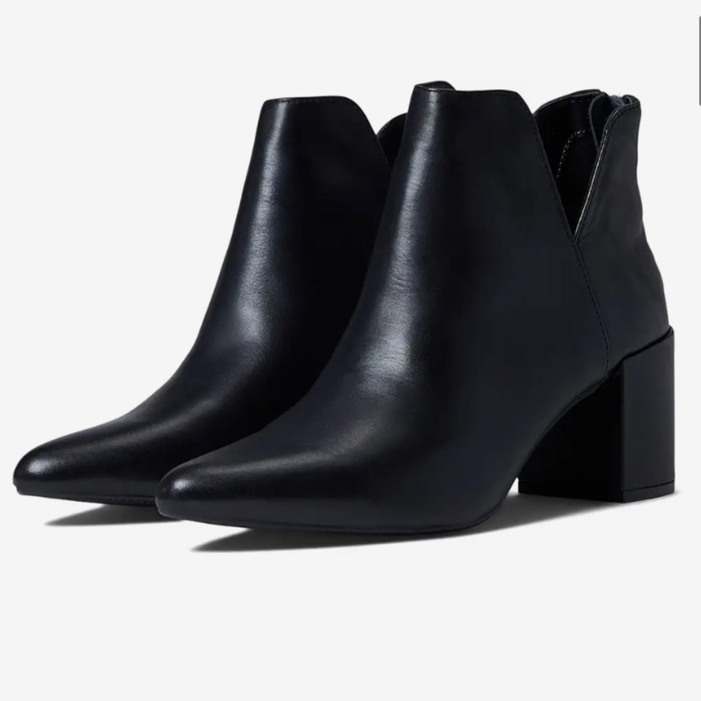 Blondo Tanner Waterproof Boots in Women’s Size 7